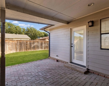 921 Harvest Glen Drive - Photo Thumbnail 27