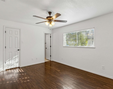 921 Harvest Glen Drive - Photo Thumbnail 18