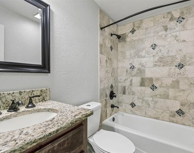921 Harvest Glen Drive - Photo Thumbnail 24