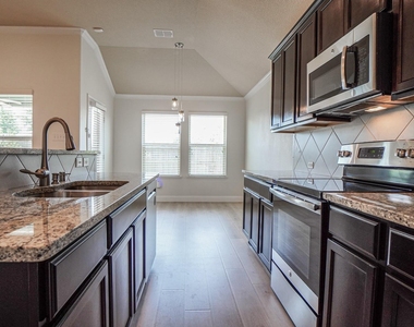 239 Oxford Drive - Photo Thumbnail 11