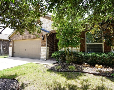 239 Oxford Drive - Photo Thumbnail 2