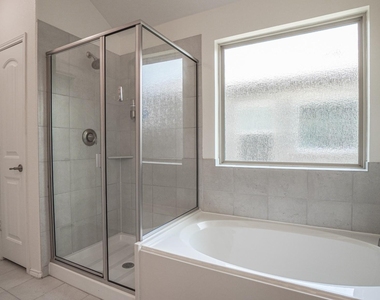 239 Oxford Drive - Photo Thumbnail 17