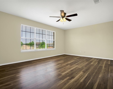 2009 Songbird Drive - Photo Thumbnail 12