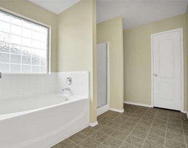 2009 Songbird Drive - Photo Thumbnail 11