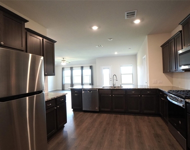476 Declaration Way - Photo Thumbnail 9