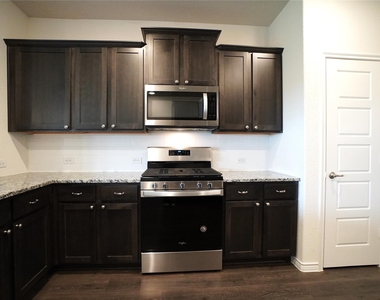 476 Declaration Way - Photo Thumbnail 10