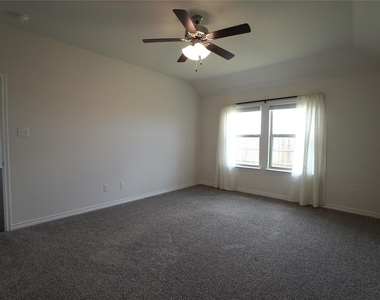 476 Declaration Way - Photo Thumbnail 13