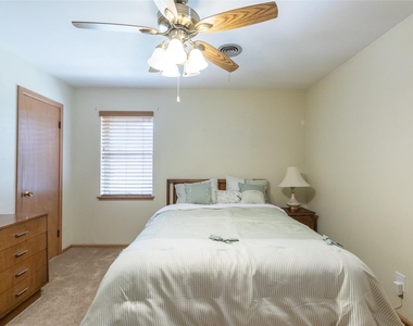 2609 Madison Avenue - Photo Thumbnail 3