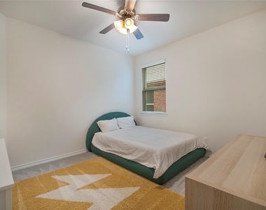3102 Moccasin Lane - Photo Thumbnail 6