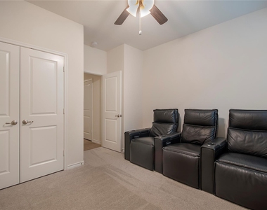 3102 Moccasin Lane - Photo Thumbnail 14