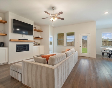 3102 Moccasin Lane - Photo Thumbnail 17