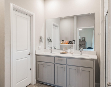 737 Blackhorse Trail - Photo Thumbnail 33