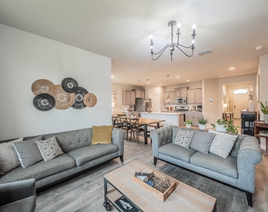 737 Blackhorse Trail - Photo Thumbnail 26