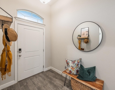 737 Blackhorse Trail - Photo Thumbnail 16
