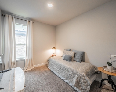 737 Blackhorse Trail - Photo Thumbnail 14