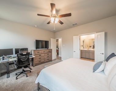 737 Blackhorse Trail - Photo Thumbnail 30
