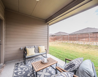 737 Blackhorse Trail - Photo Thumbnail 35