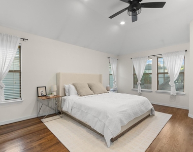 5639 Ellsworth Avenue - Photo Thumbnail 16