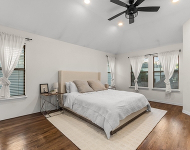 5639 Ellsworth Avenue - Photo Thumbnail 15