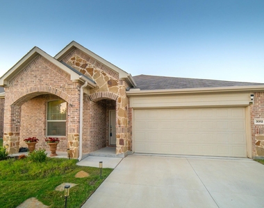 3312 Swift Fox Way - Photo Thumbnail 2