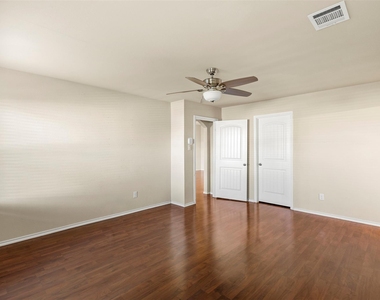 1547 Meadowlake Drive - Photo Thumbnail 13