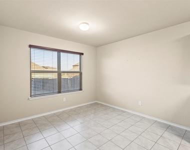 1547 Meadowlake Drive - Photo Thumbnail 12