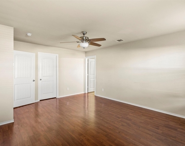 1547 Meadowlake Drive - Photo Thumbnail 14