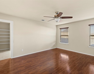 1547 Meadowlake Drive - Photo Thumbnail 17