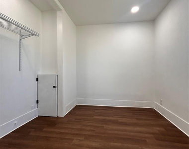 1120 N Ross Avenue - Photo Thumbnail 10