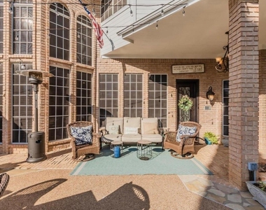 3401 Queensbury Way E - Photo Thumbnail 12