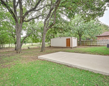 104 Hilltop Drive - Photo Thumbnail 7
