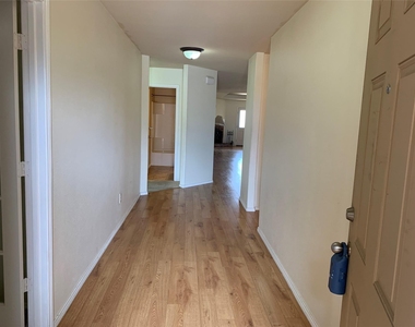 3208 Sadie Trail - Photo Thumbnail 2
