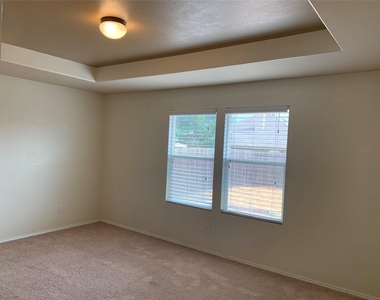 3208 Sadie Trail - Photo Thumbnail 9