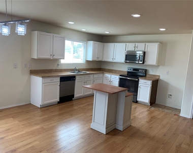 3208 Sadie Trail - Photo Thumbnail 1
