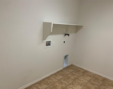 3208 Sadie Trail - Photo Thumbnail 17