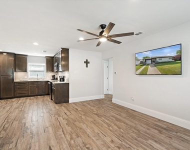 3308 Alaska Avenue - Photo Thumbnail 5
