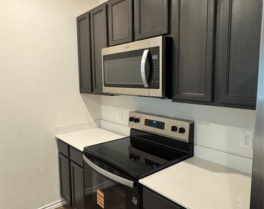 6104 Primrose Road - Photo Thumbnail 5