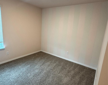 6104 Primrose Road - Photo Thumbnail 24
