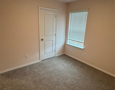 6104 Primrose Road - Photo Thumbnail 23