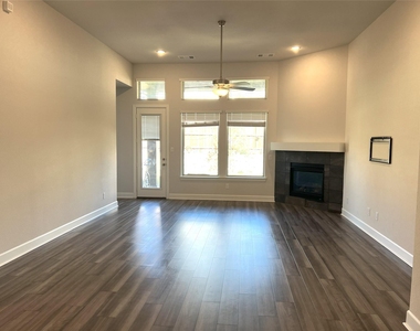 352 Foxthorne Way - Photo Thumbnail 3