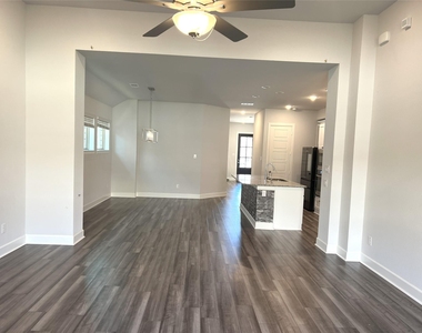 352 Foxthorne Way - Photo Thumbnail 10