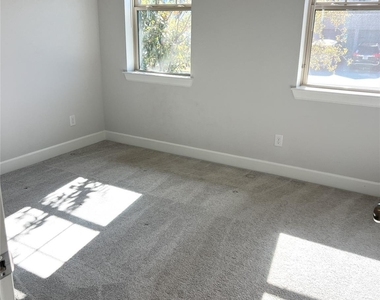 352 Foxthorne Way - Photo Thumbnail 22