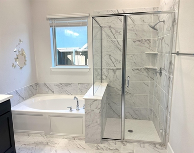 352 Foxthorne Way - Photo Thumbnail 15