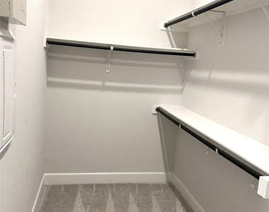 352 Foxthorne Way - Photo Thumbnail 16