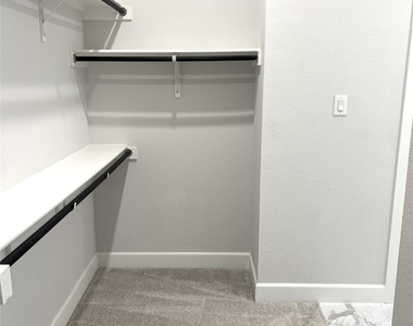 352 Foxthorne Way - Photo Thumbnail 17