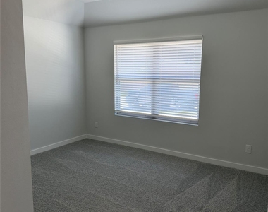 241 Bright Alcove Court - Photo Thumbnail 4
