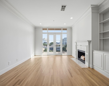 3535 Gillespie Street - Photo Thumbnail 2