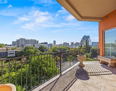 3535 Gillespie Street - Photo Thumbnail 15