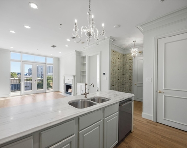 3535 Gillespie Street - Photo Thumbnail 5
