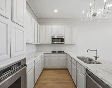 3535 Gillespie Street - Photo Thumbnail 9